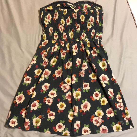 American Eagle floral dress - Picture 2 of 4
